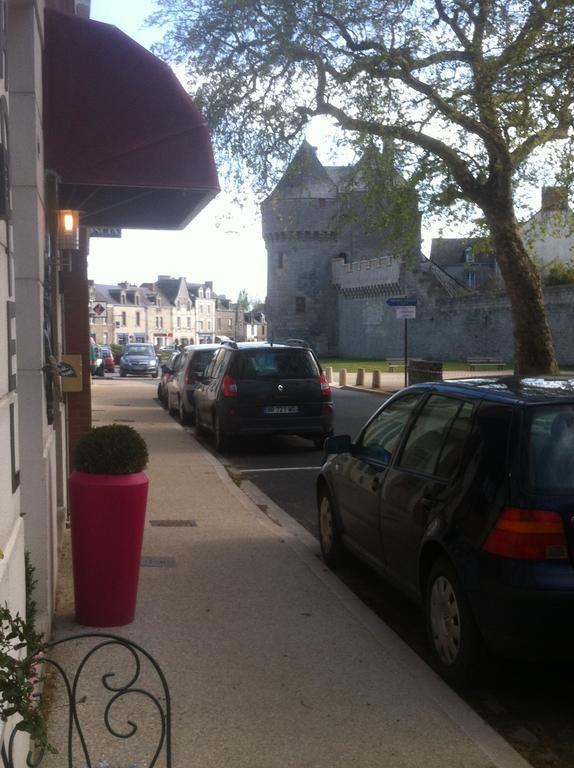 Hotel Les Remp'Arts Guérande Esterno foto
